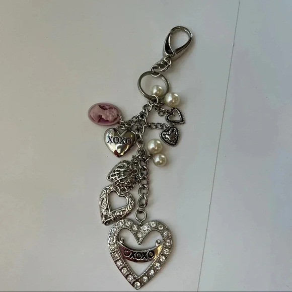 Heart Keychain - Picture 2 of 3